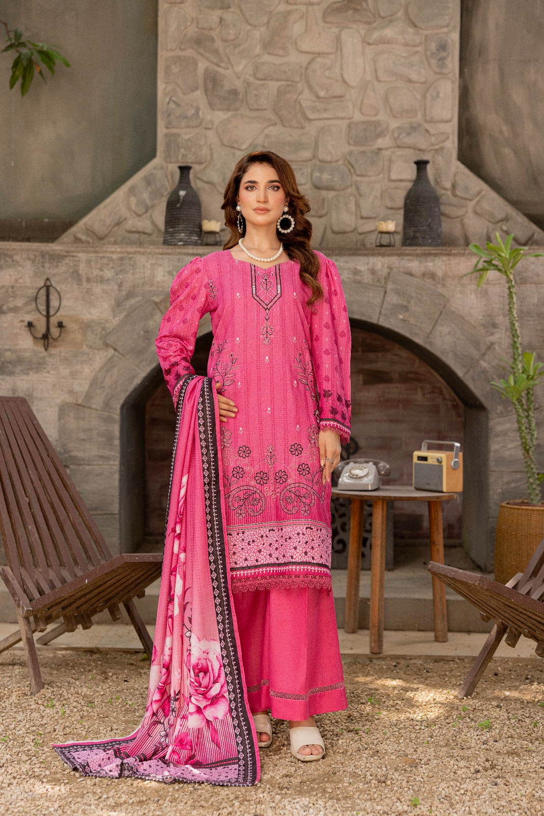 Azura Karandi 3 Piece Unstitched Suit