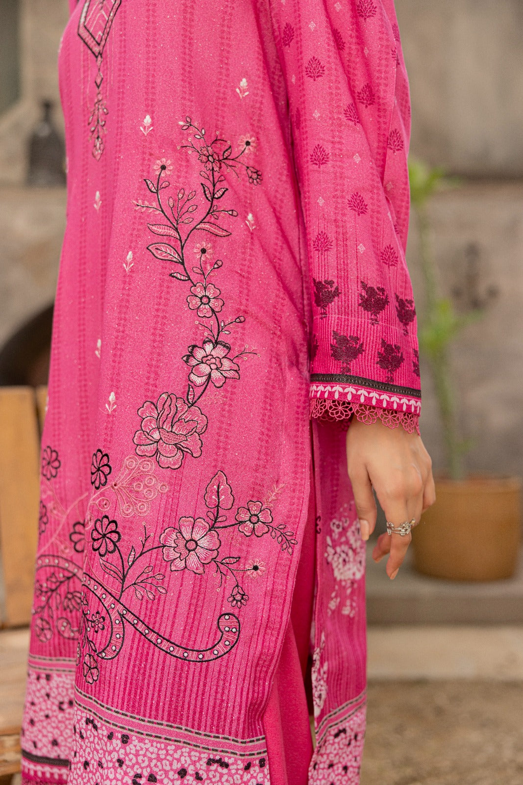 Azura Karandi 3 Piece Unstitched Suit