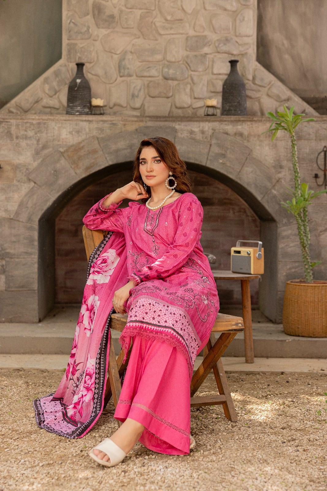 Azura Karandi 3 Piece Unstitched Suit