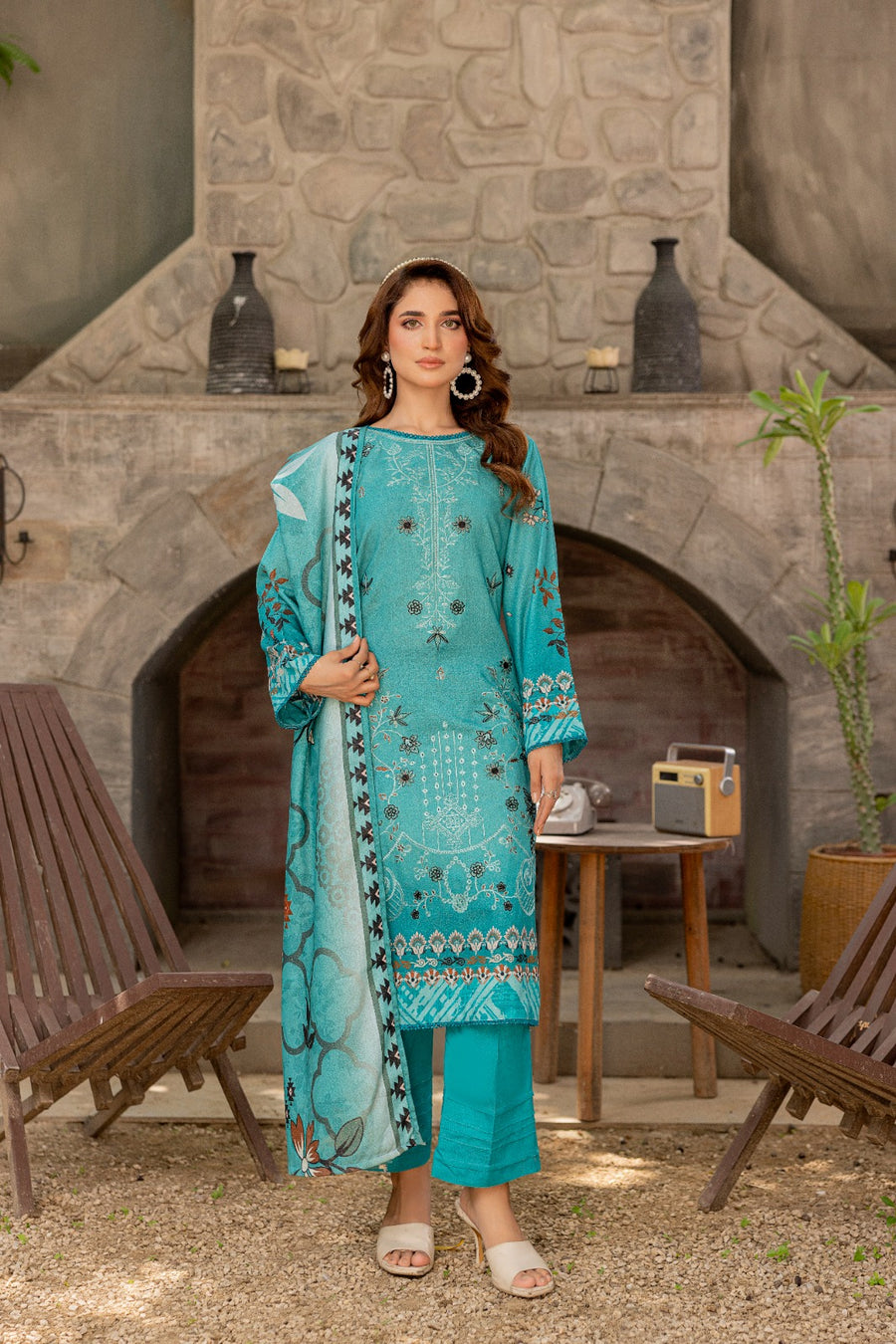 Azura Karandi 3 Piece Unstitched Suit