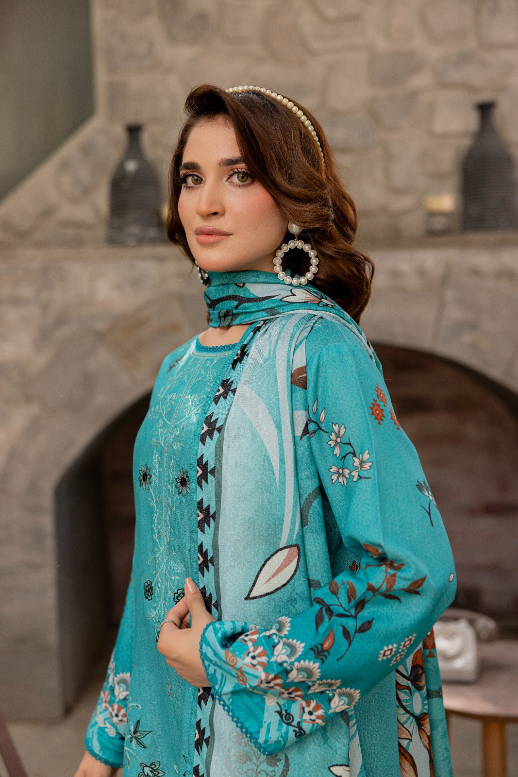 Azura Karandi 3 Piece Unstitched Suit